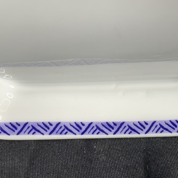 Beautiful blue & white Portifino dish by Nanette Vacher for Ambiance Collection - Picture 6 of 11